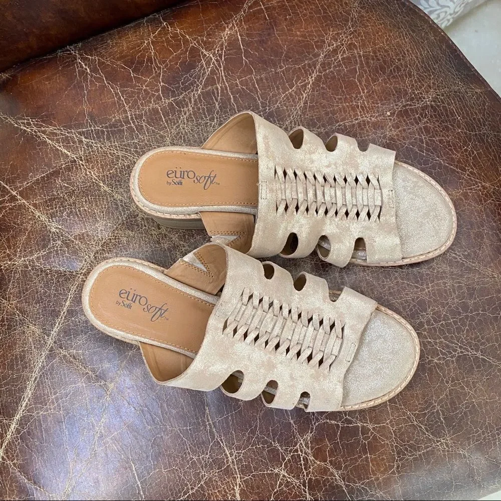 NWOB Euro By Sofft gold espadrille sandals 8 1/2 M